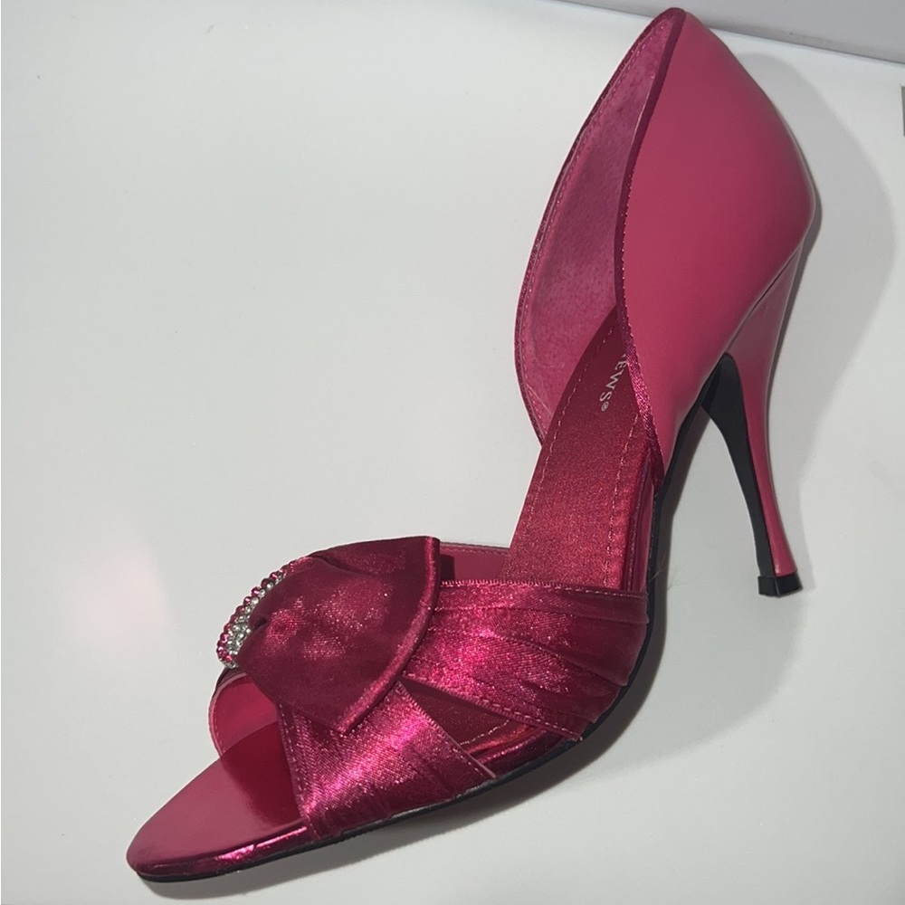 Newport News Pink Peep Toes